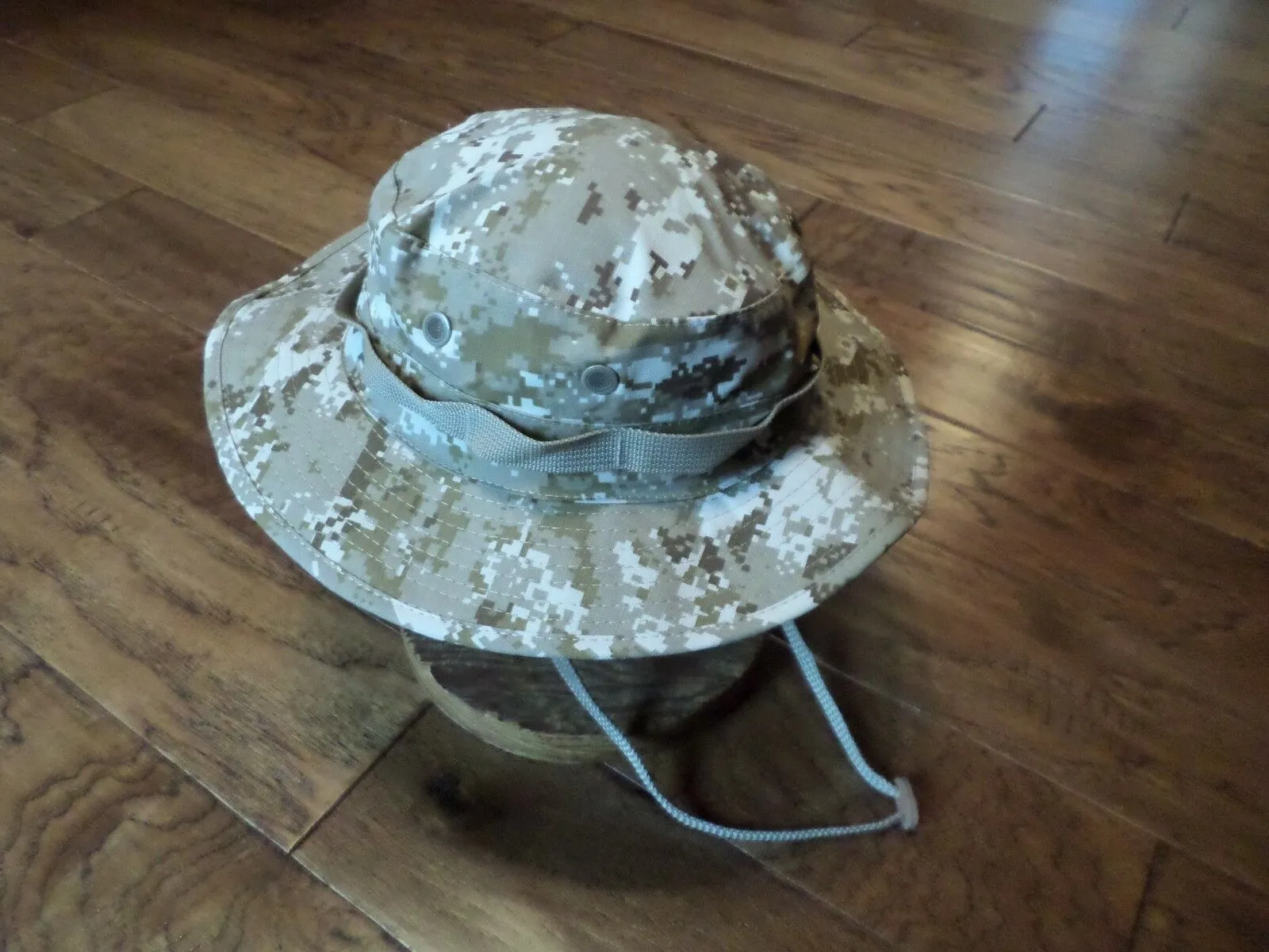 NEW DIGITAL DESERT BOONIE HAT SIZE MEDIUM MARINE CORPS CAMOUFLAGE PATTERN